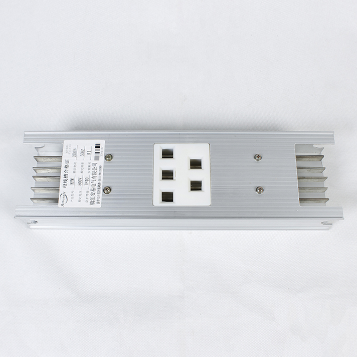 空氣型母線(xiàn)槽